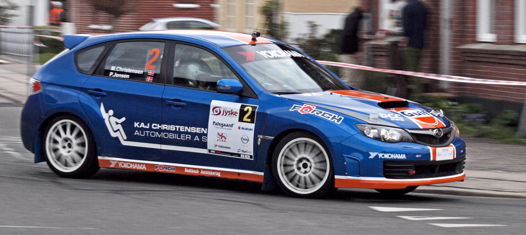 Max Christensen og Preben Jensen fik motorproblemer i Juelsminde, og måtte derfor udgå med manglende olietryk.
(Foto: Åge Keseler Kirketerp)
